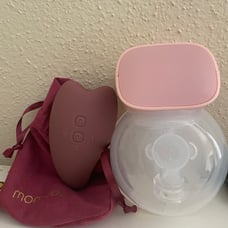 Momcozy massager and pump
