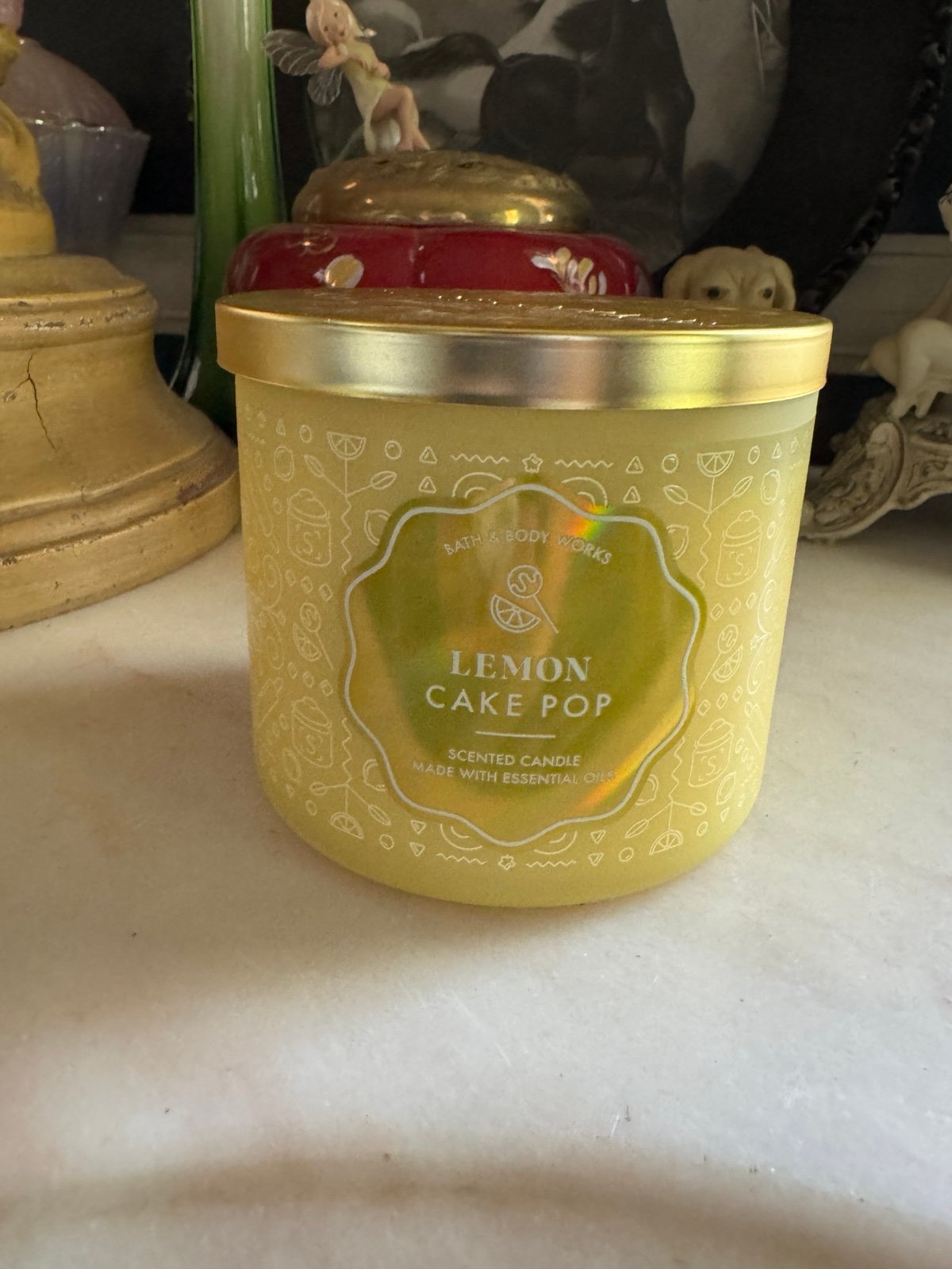 Bath and Body Works Lemon Cake Pop 3 Wick Candle (2020)