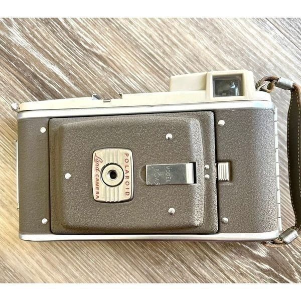 Polaroid highlander land camera model 80
