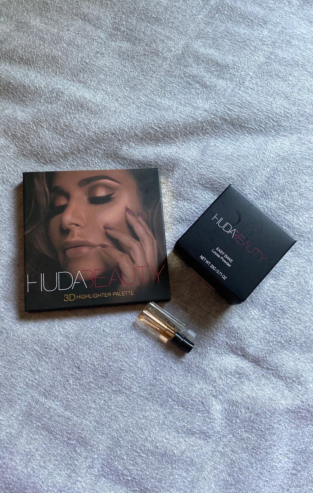 Huda Beauty Golden Sands Highlighter