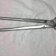 Blacksmith tongs