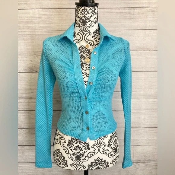 Women’s Button Down Long Sleeve Crop Top