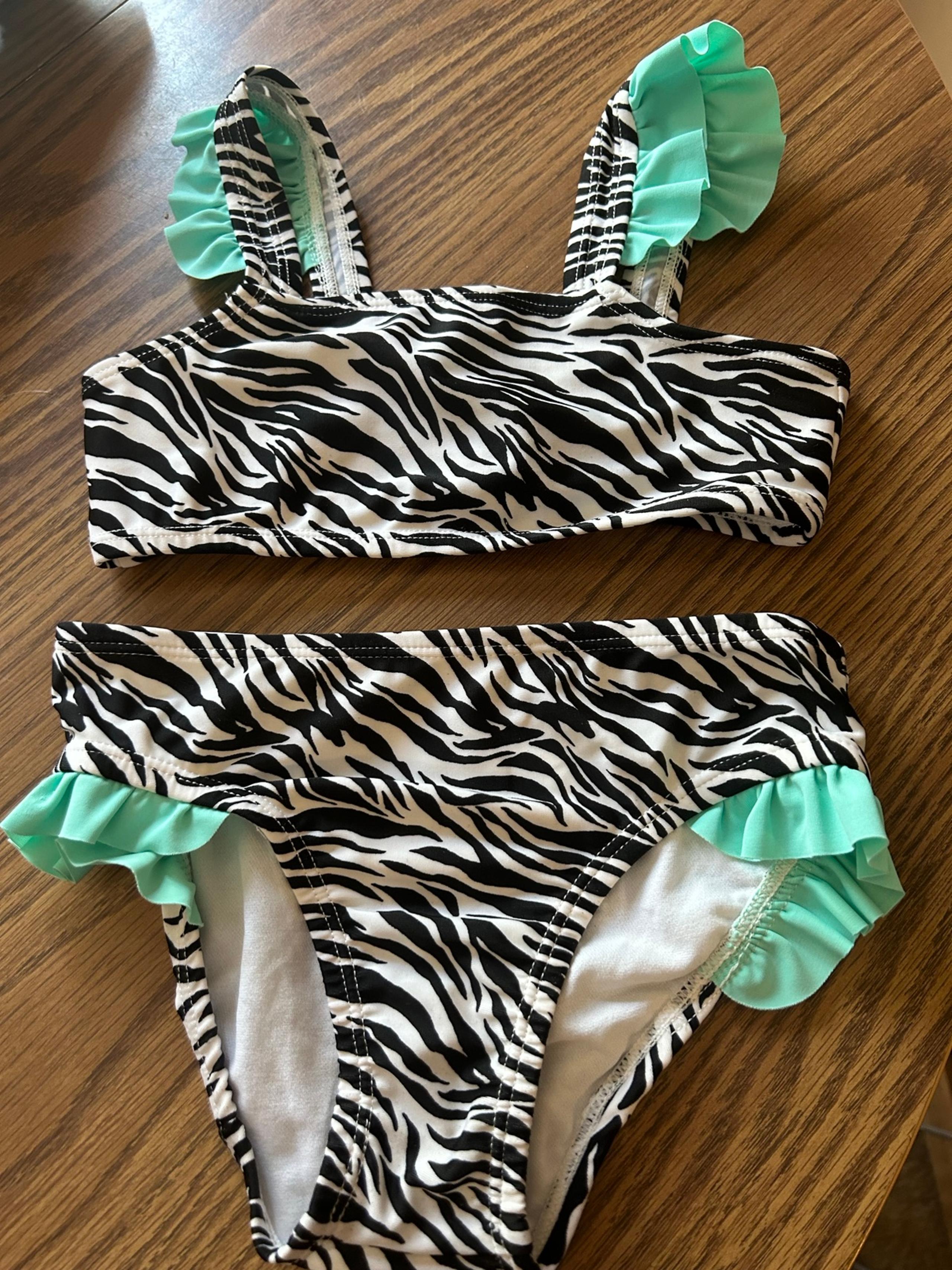 2 piece swimsuit - Toddler girls size 5T wonder nation