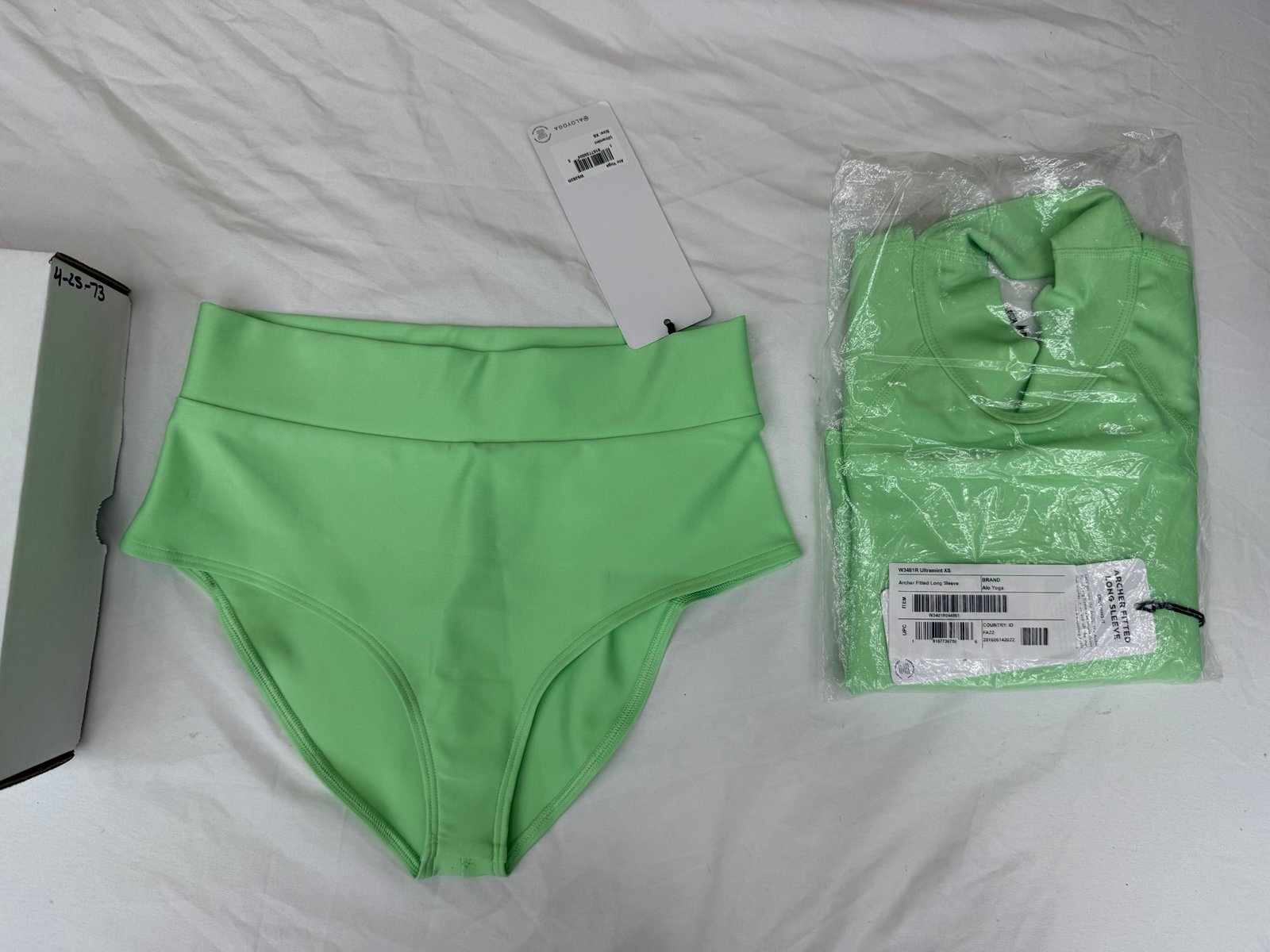 NWT alo yoga set