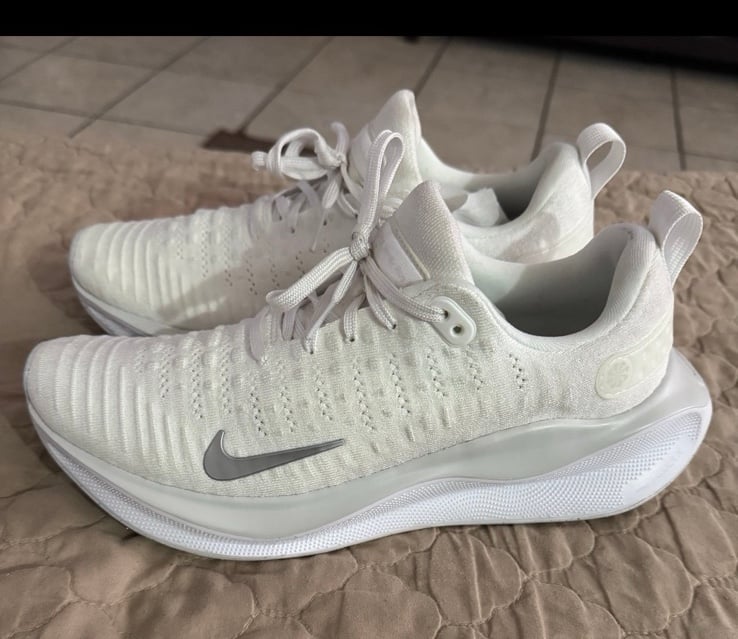 Women’s Nike ReactX Infinity Run Flyknit 4 Size 10