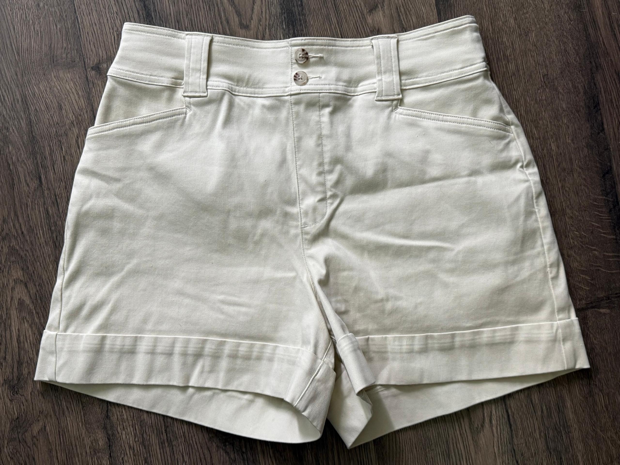 Spanx White High Waisted Stretch Twill Shorts Size Large