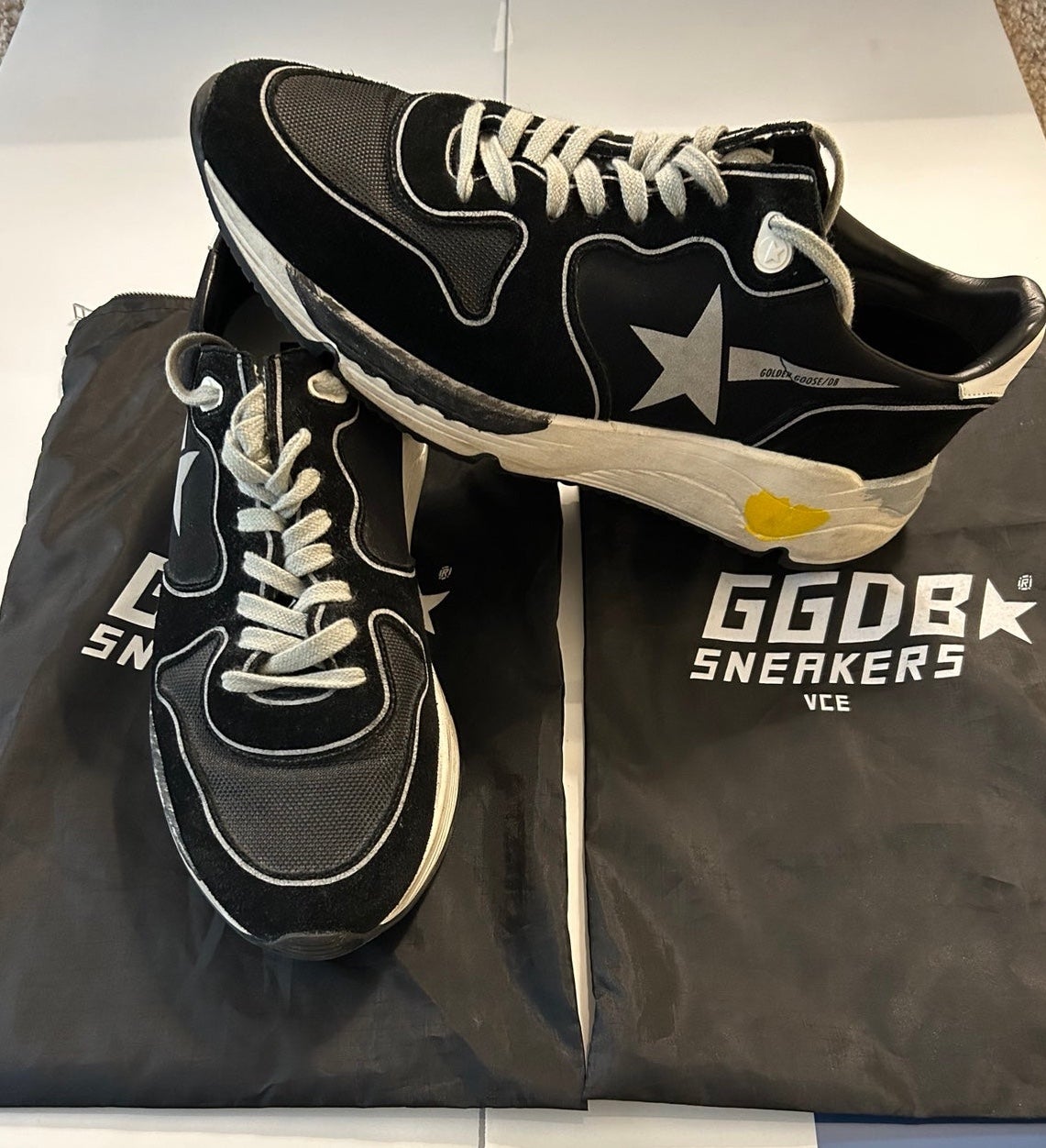 Men’s Golden Goose Running Shoes