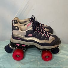 Skechers 4 Wheelers Women’s Roller Skates Shoes Size 9.5 Navy Hot Pink