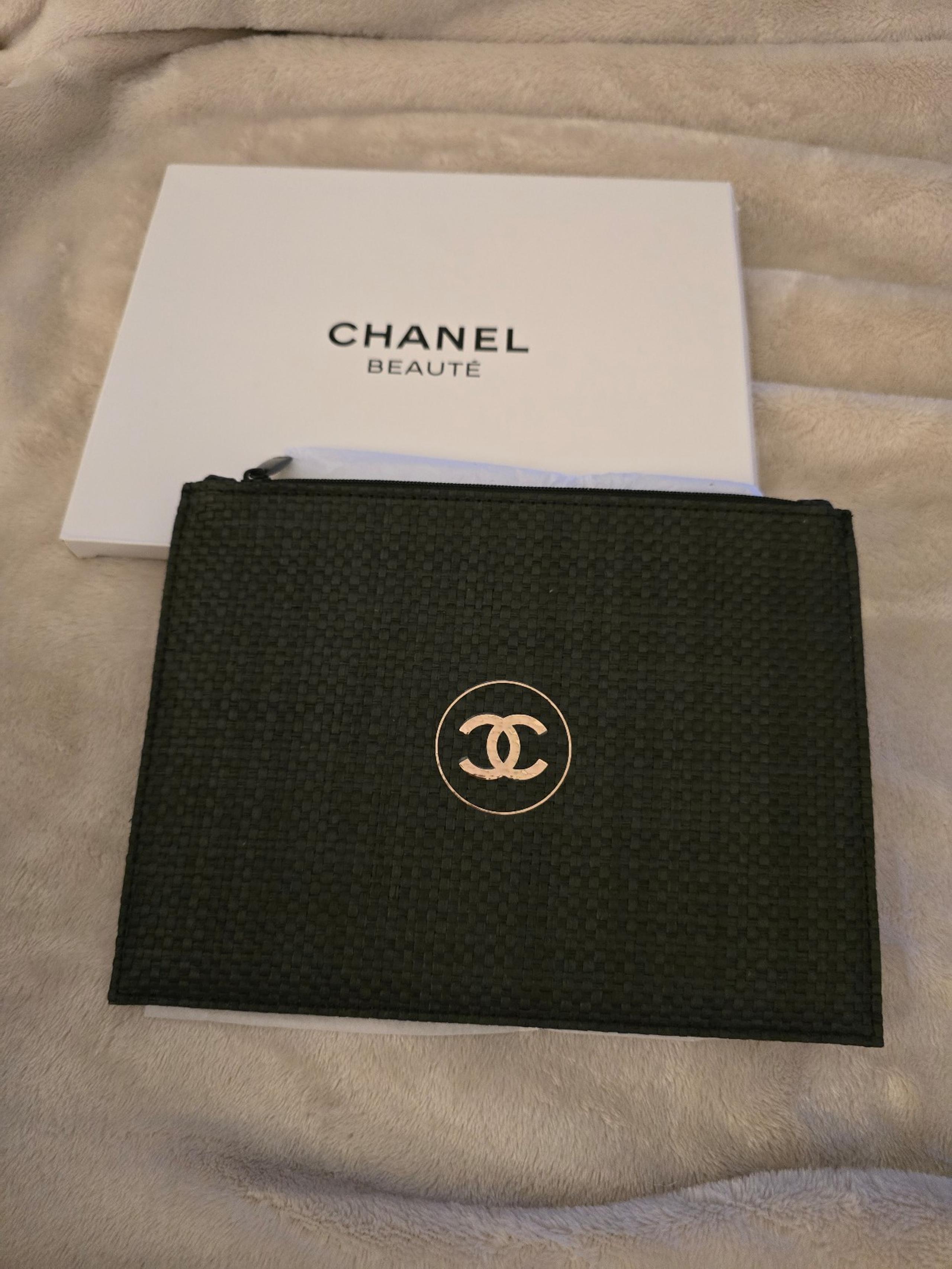 ✨️Chanel Beauté Raffia Textured Clutch – GWP (Gift With Purchase) – New✨️