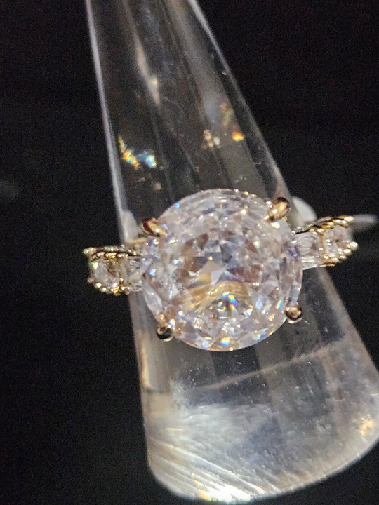 Bomb Party April 2025 Ring RG94649 KEEP ON LOVING ME Gold Size 8