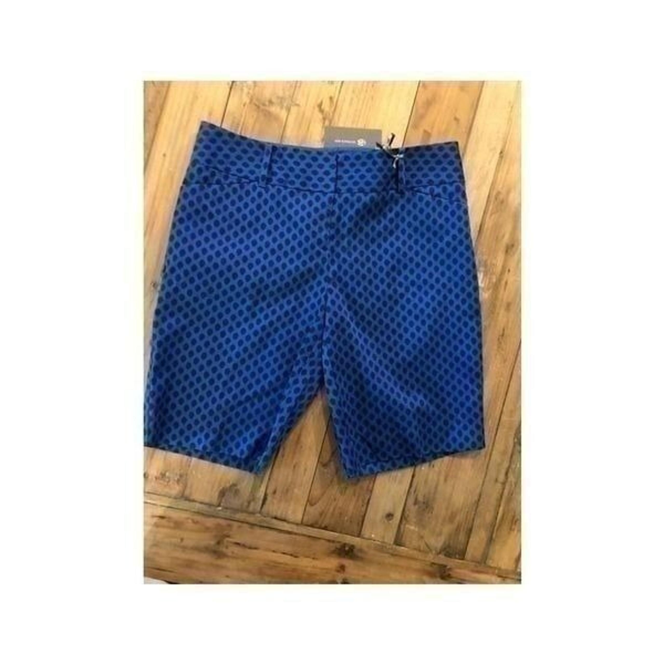 The Limited Outback Red collection womens short