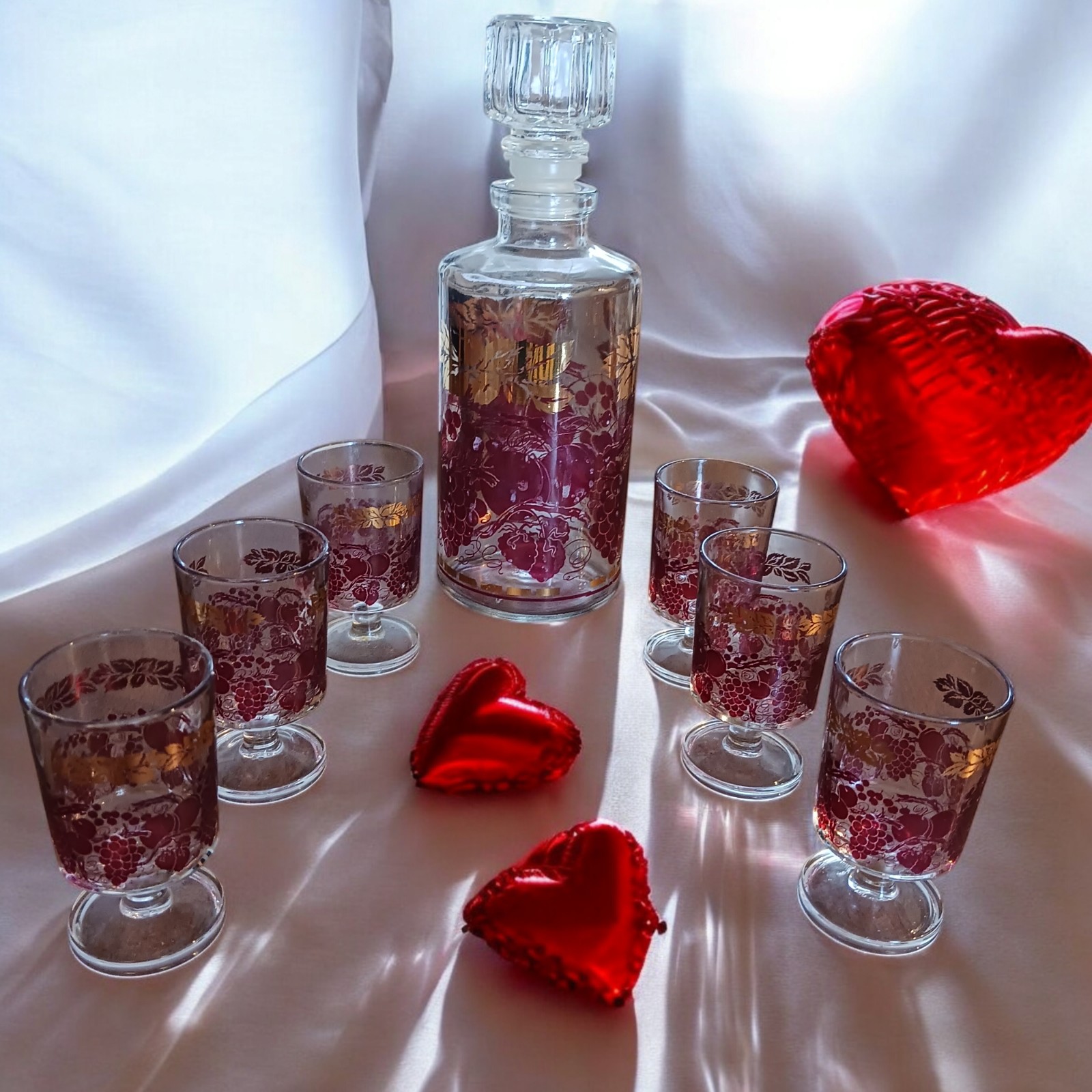 Barware French Decanter Luminarc Cordial Glasses Red and Gold Leaf 6 glasses