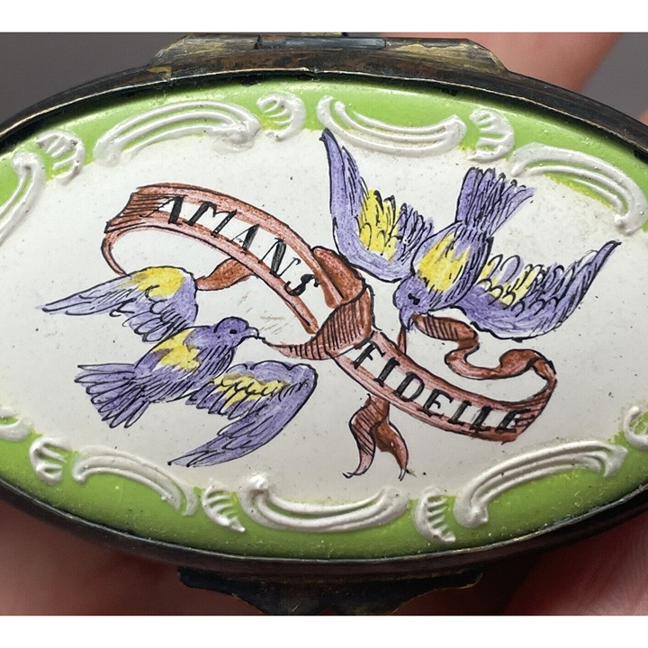 Antique Bilson Battersea 19th C. Enamel Snuff Patch Pill Box Copper Victorian