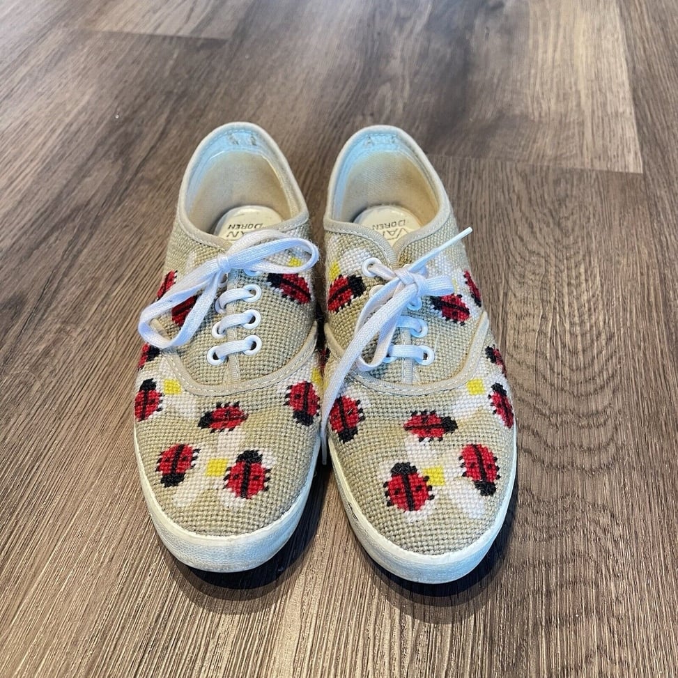 Vintage Vans Doren Needlepoint Shoes LADYBUGS DAISY RARE Womens 8 60s USA Tan