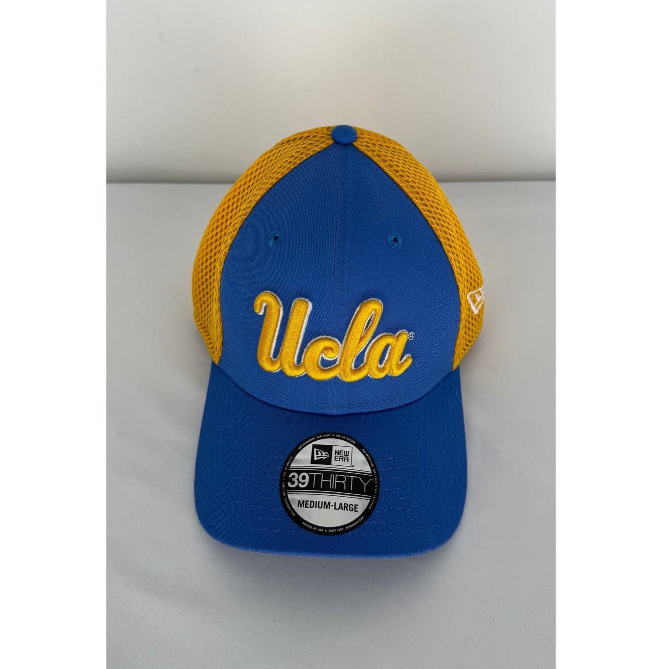New Era UCLA Bruins Evergreen Neo 39THIRTY Flex Hat Cap Fitted Mens M/L New