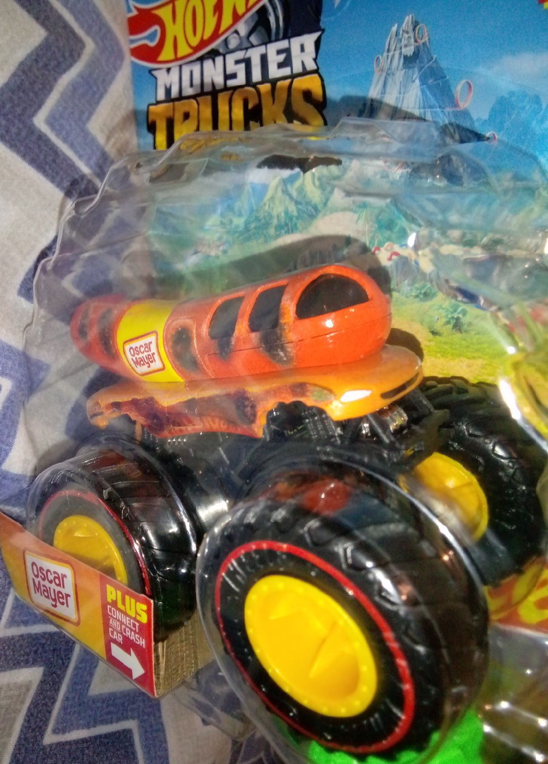 HW! Monster Trucks 2022: Oscar Mayer Wienermobile TREASURE HUNT