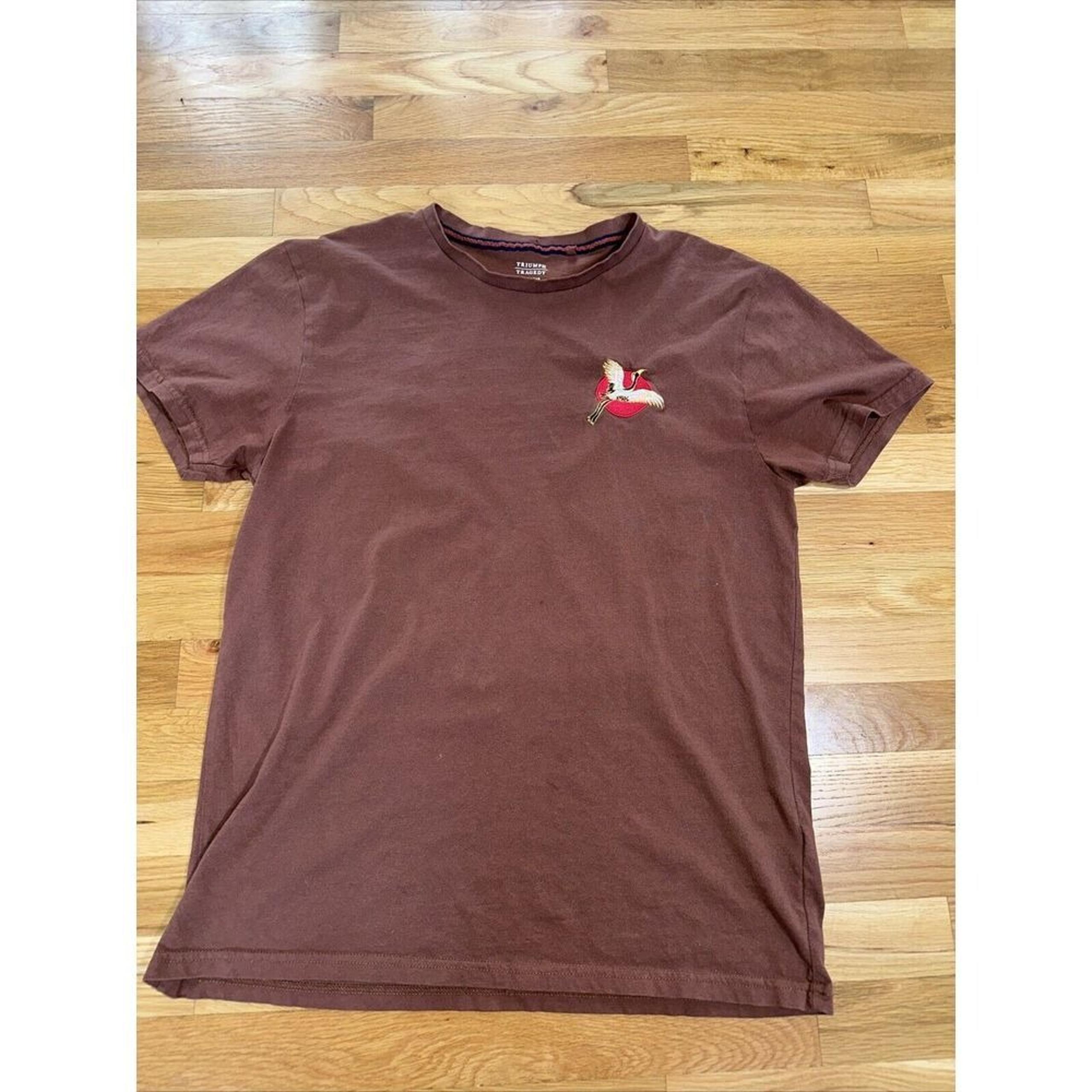 Men's triumph tragedy Brown Size Large, Great Graphics On Front And Back !