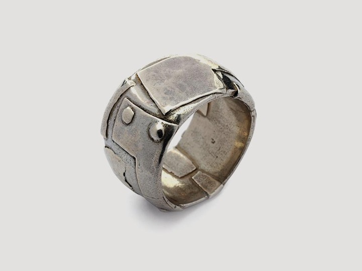 Silver ring of clinch for man