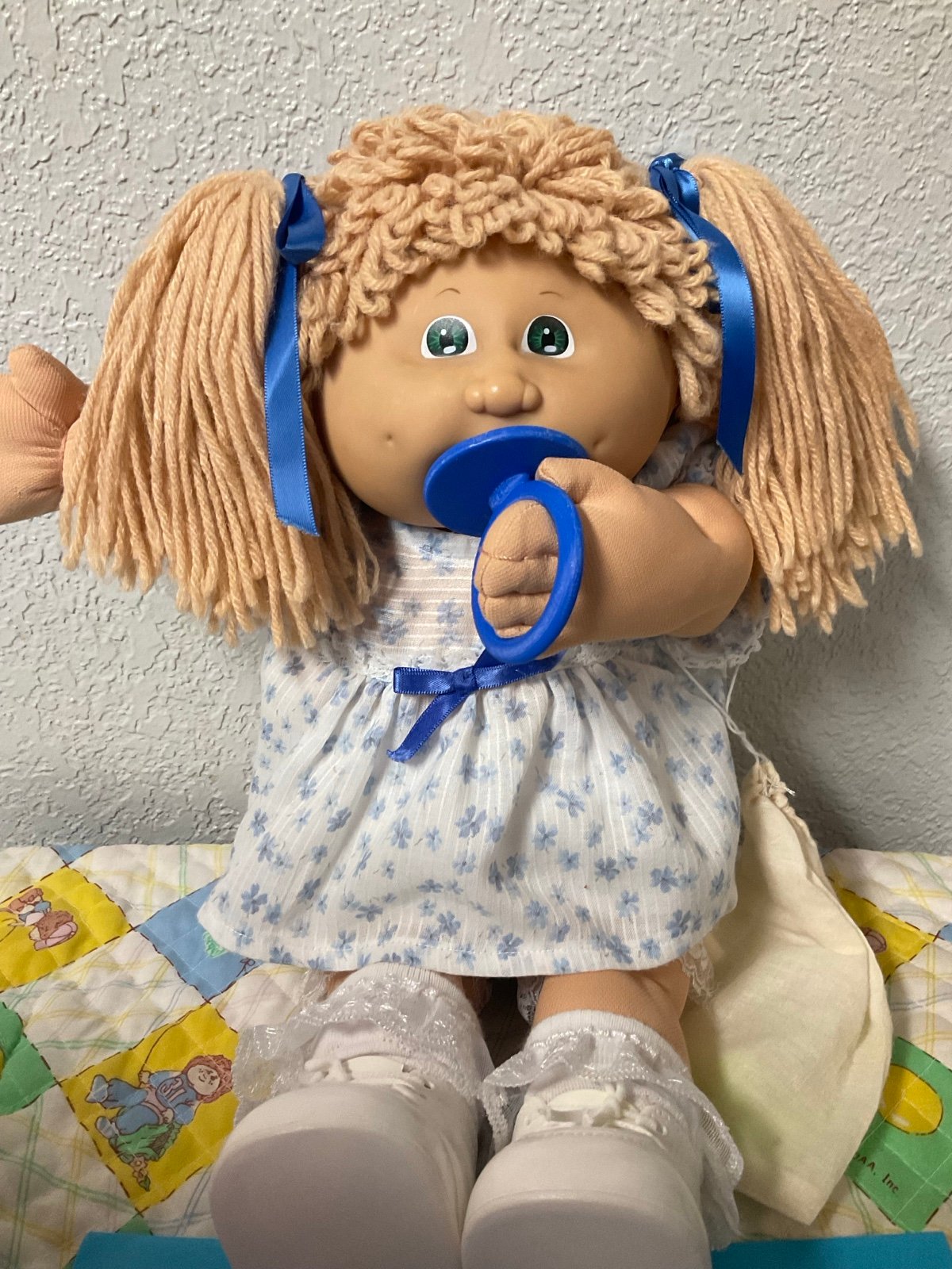 VTG Cabbage Patch Kid Girl With Pacifier HM#4 Wheat Poodle Hair Green Eyes 1984