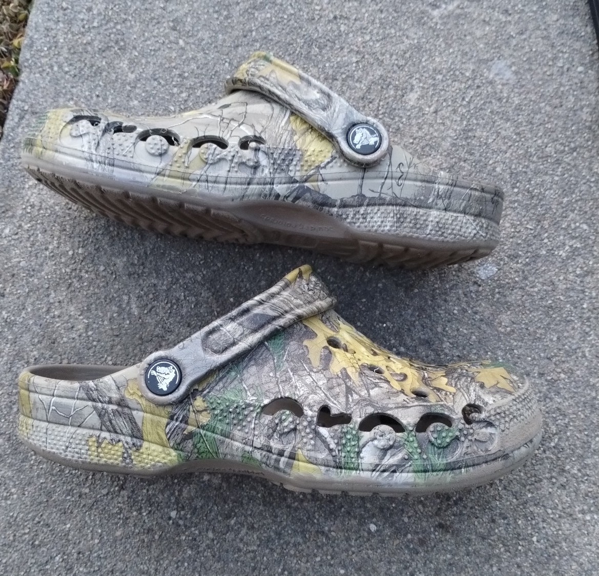 CROCS mens realtree camo clogs