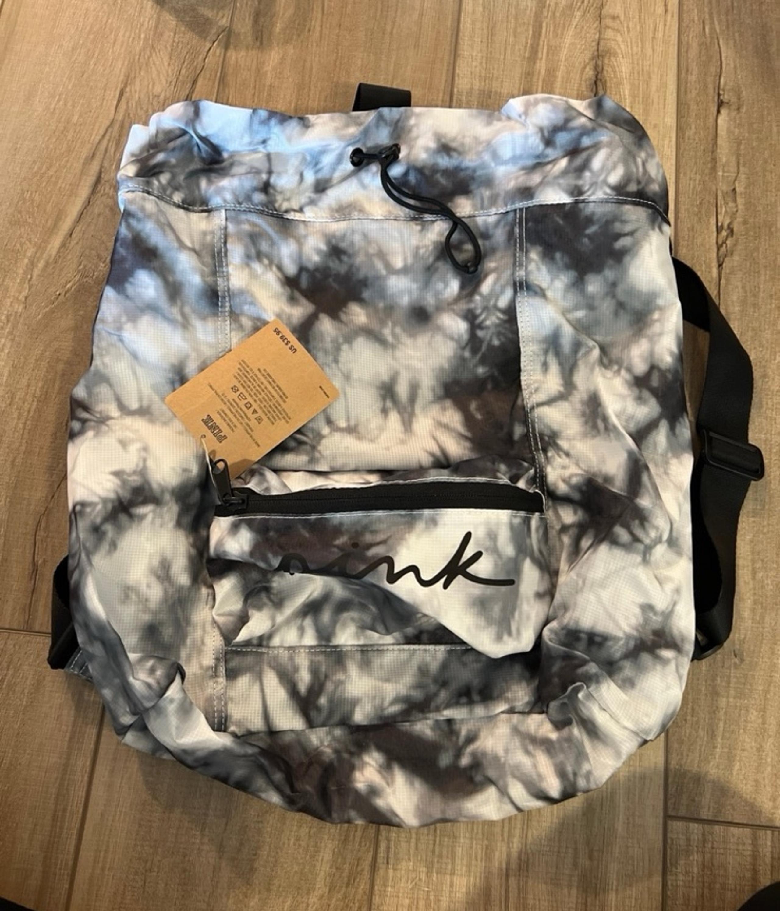 New with tag
VS PINK  Backpack in gray camouflage print