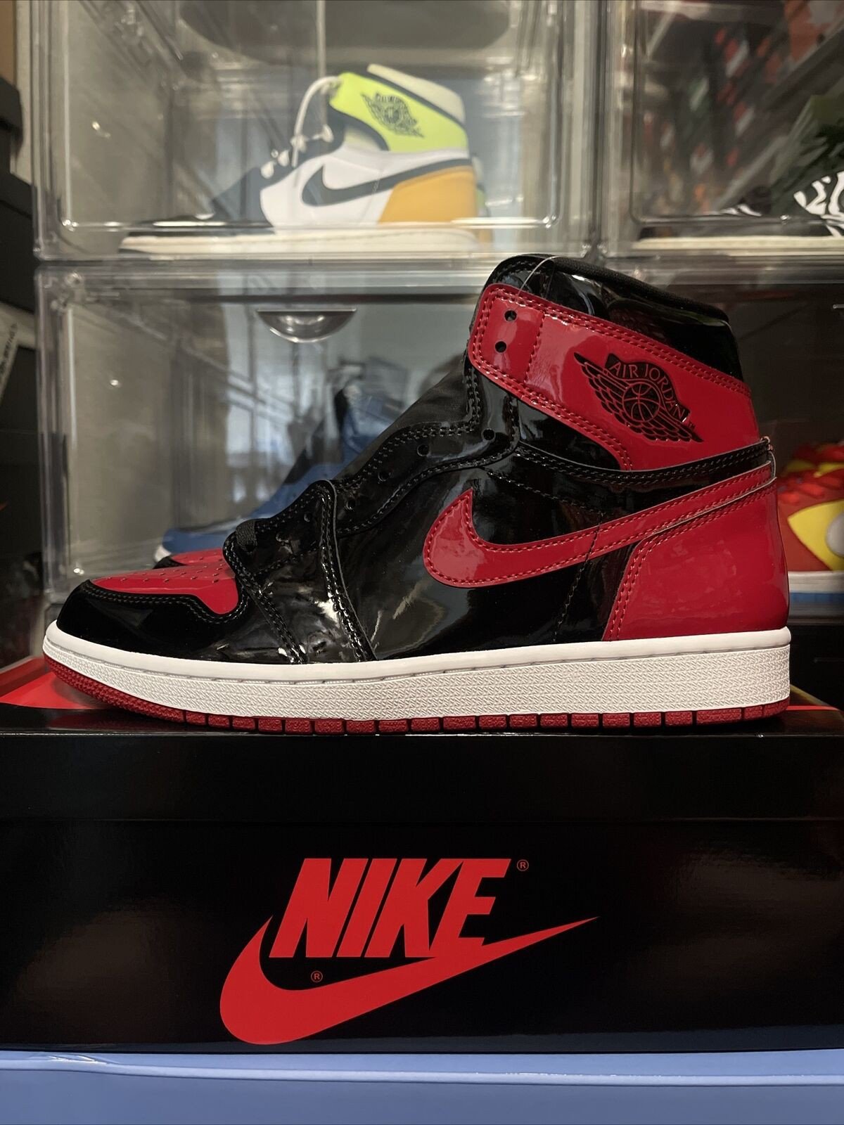 Air Jordan 1 patent bred