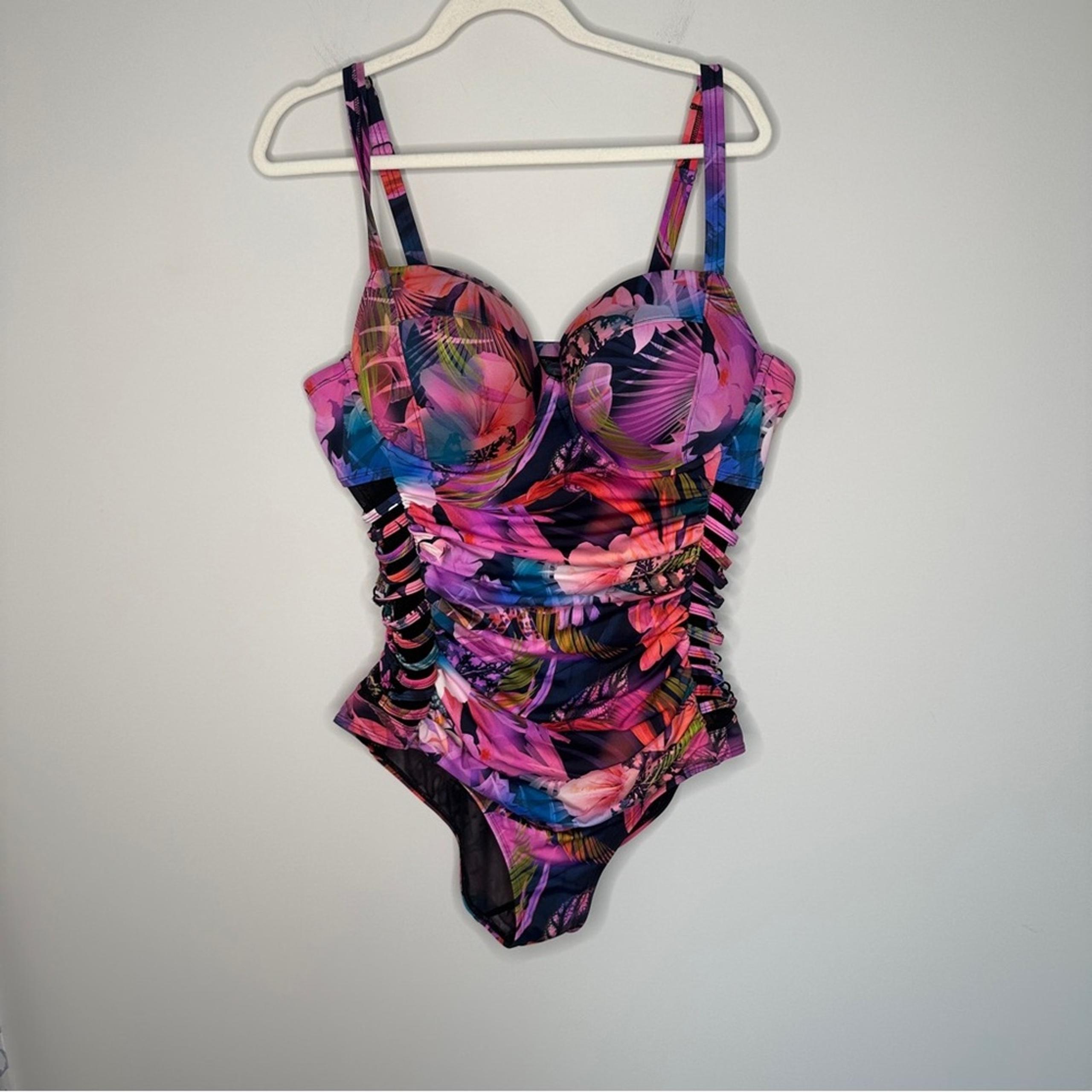 Torrid Tropical Floral One Piece Swimsuit Size 2X D/DD Underwire Cut-Out Sides