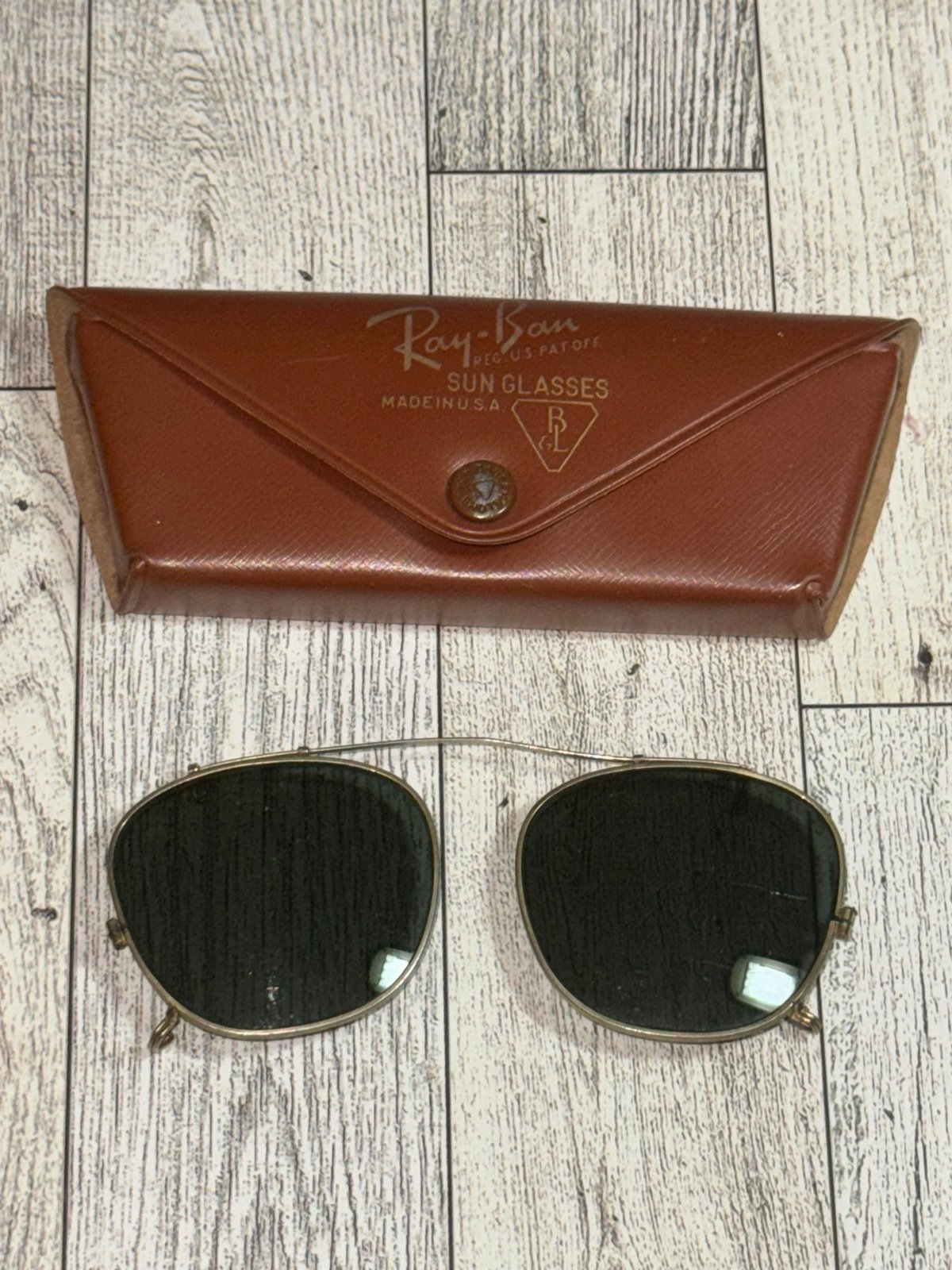 VINTAGE RAY BAN B & L BAUSCH & LOMB CLIP ON SUNGLASSES Green Shooting Lenses