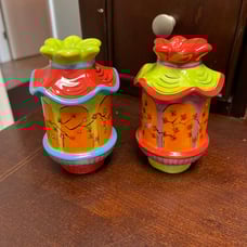Salt & peoper shakers