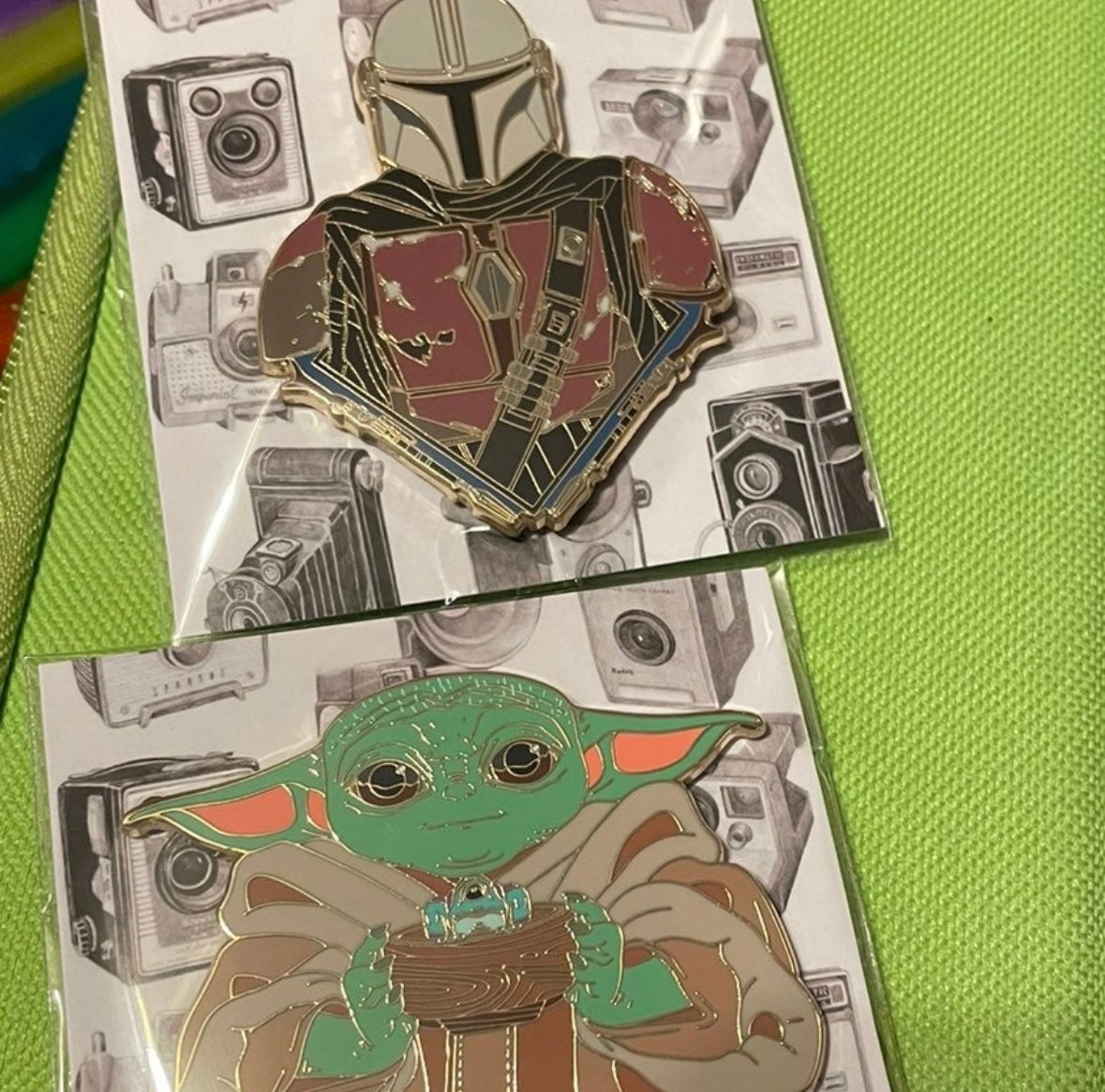 OBO— Mando and baby yoda fantasy pin set