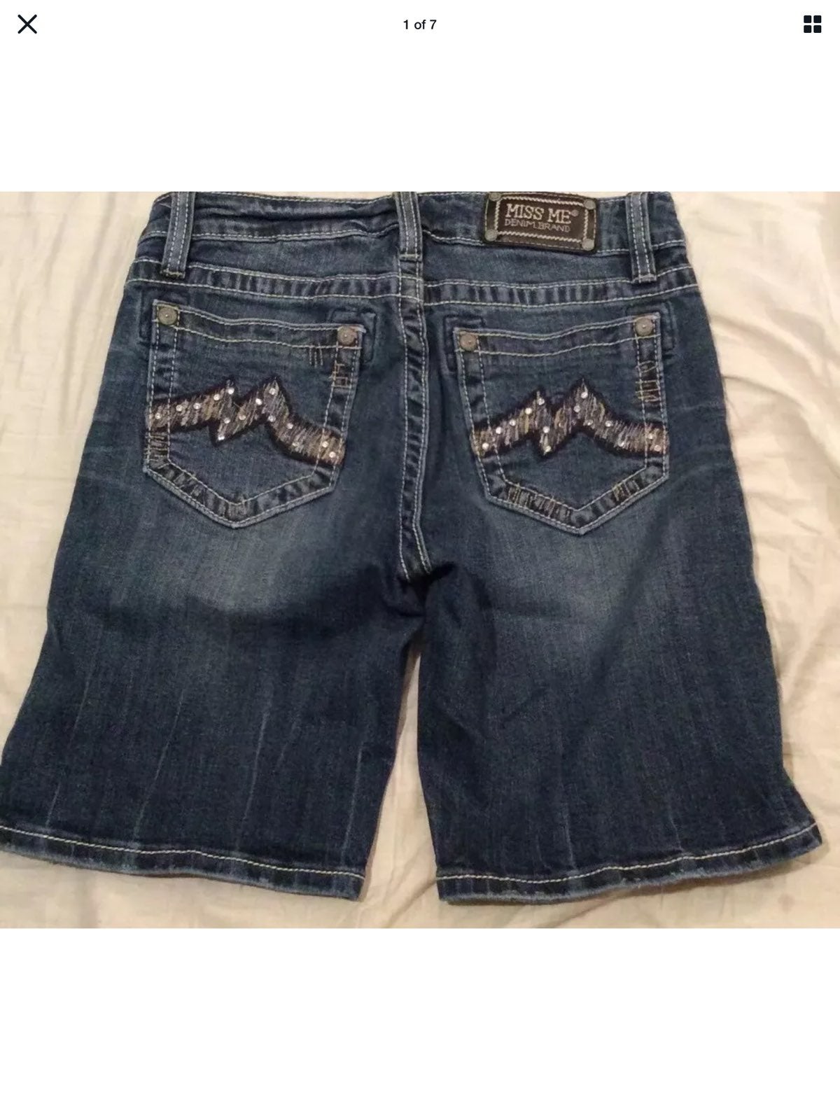 MISS ME BOYFRIEND SHORTS SZ 26
