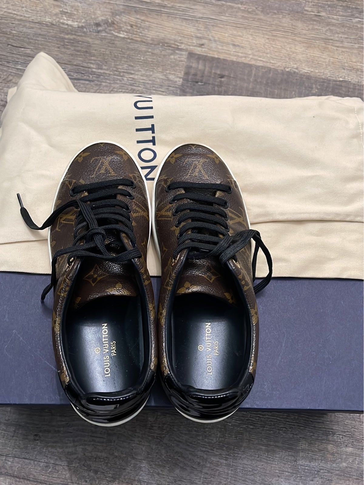 Authentic Louis Vuitton Women Frontrow Sneaker