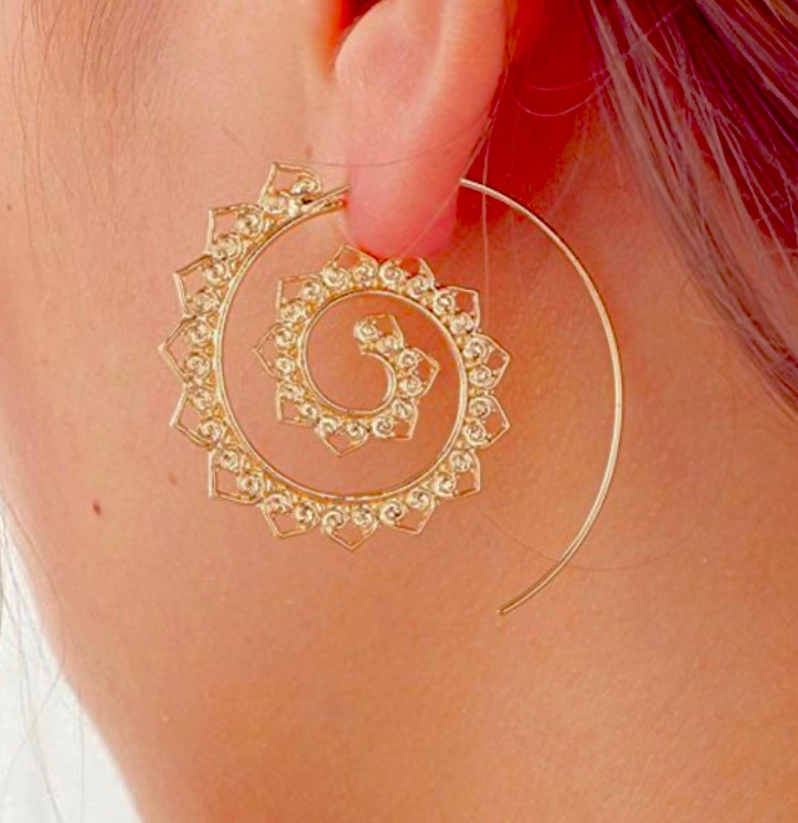 NEW Gold Tone Boho Lace Spiral Threader Hoop Earrings