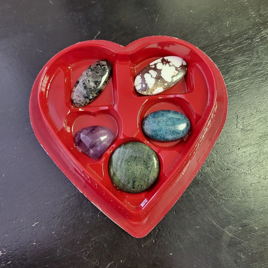 Artisan's heart gift box - 5 cabochons- great for crafting and handmade jewelry