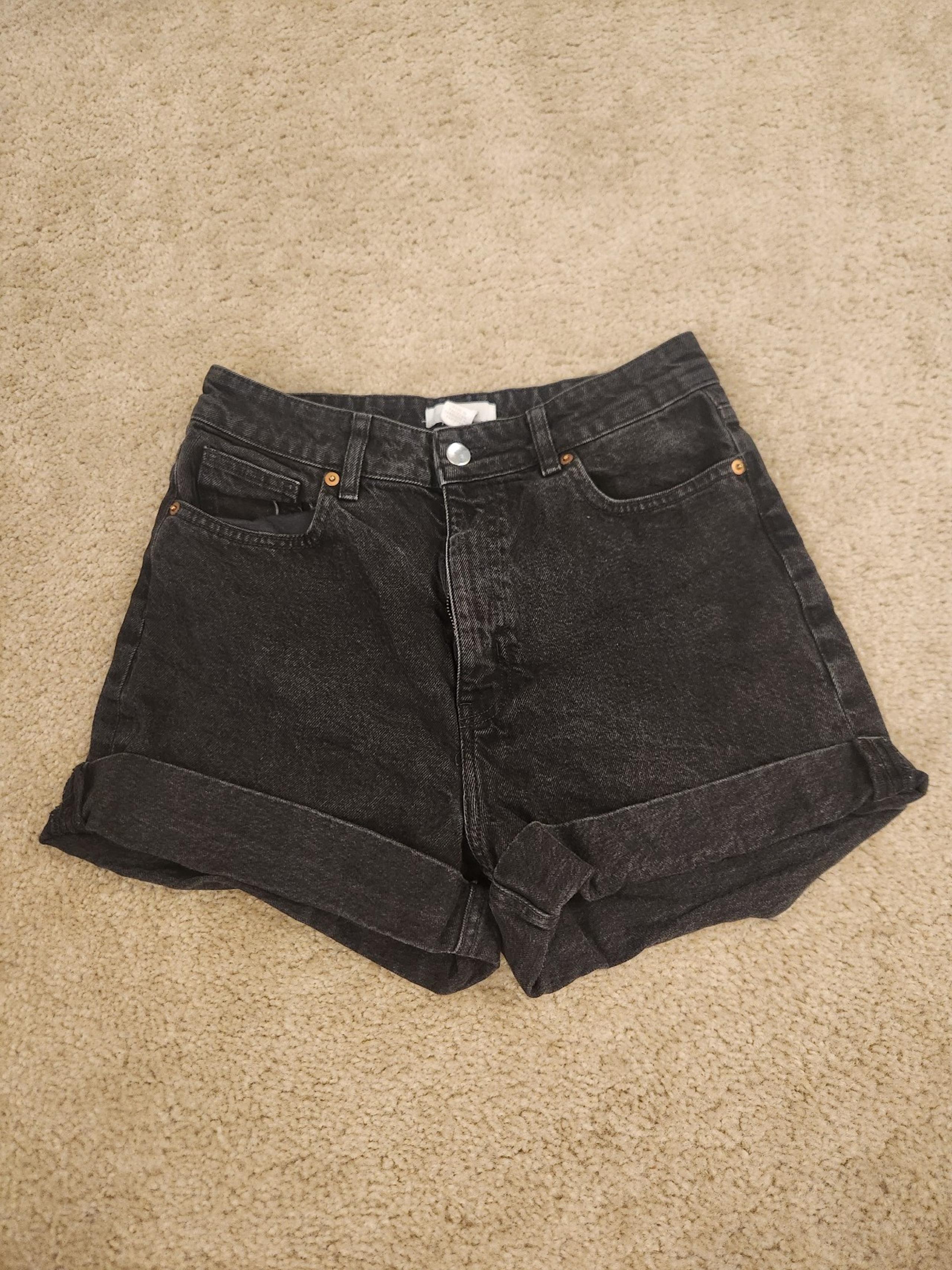H&M Black Jean Shorts Size 6 28" Waist Womens Mom Short