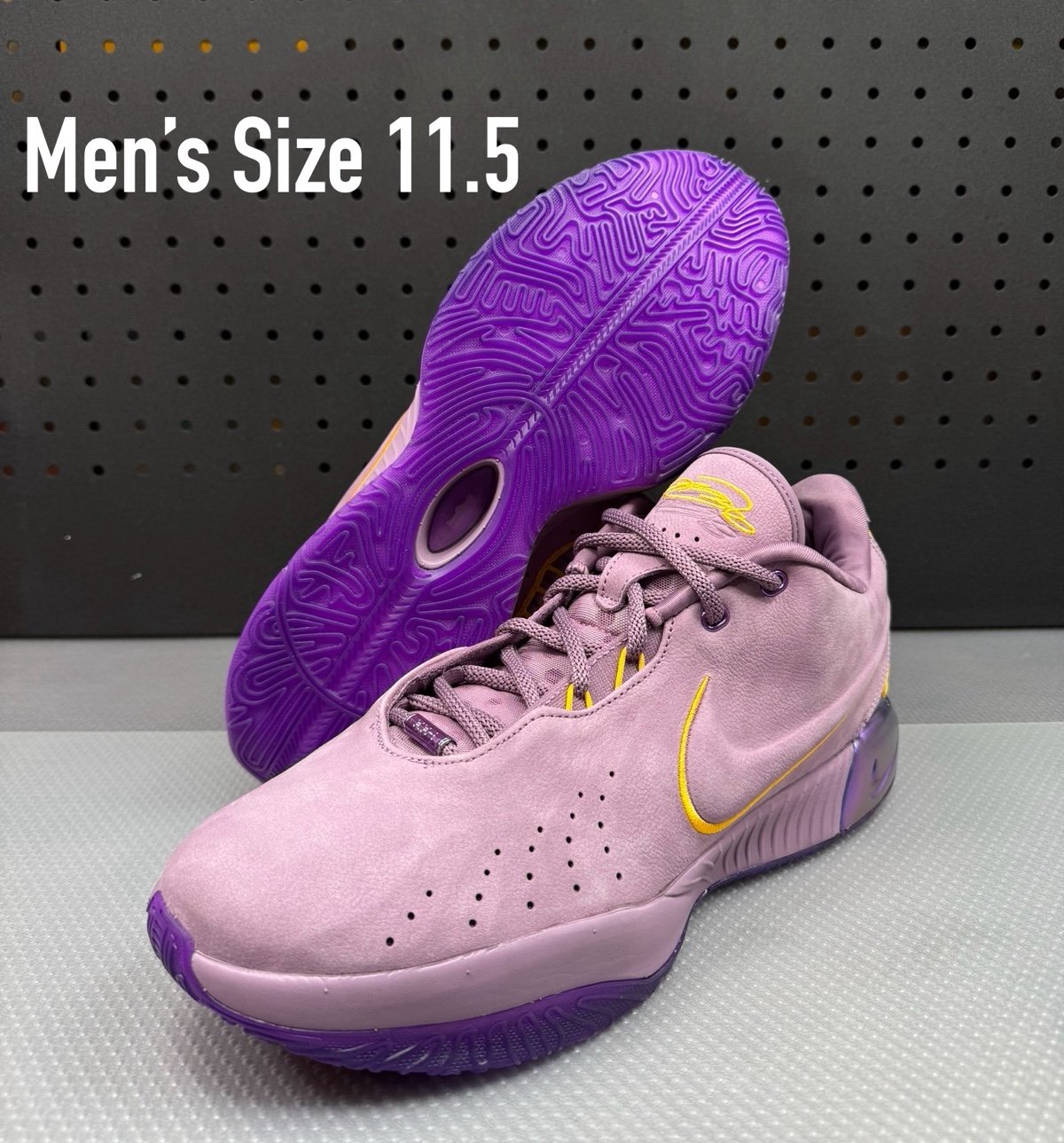 Nike LeBron 21