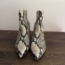 Marc Fisher Gaylen Bootie 7 W