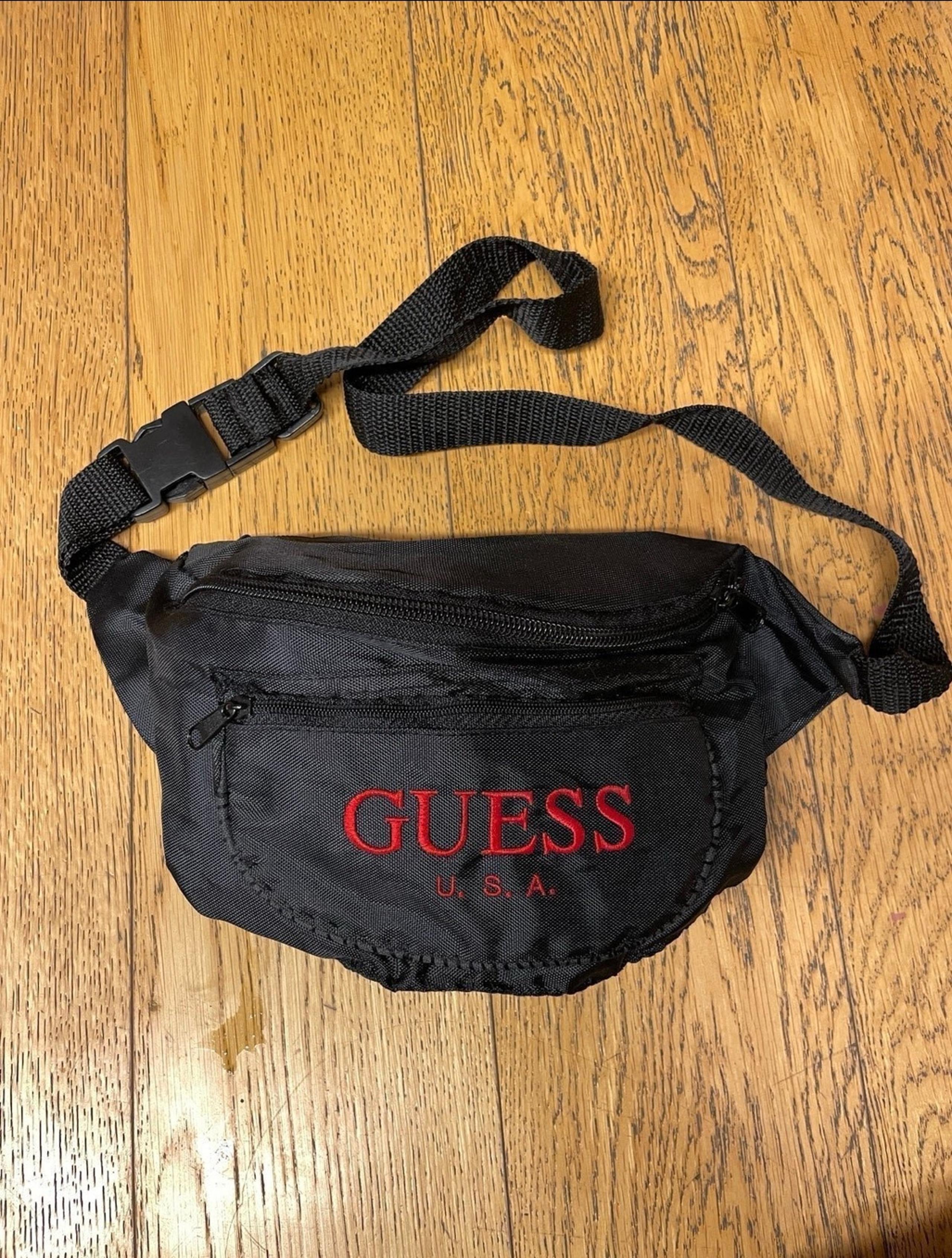 Vintage GUESS USA Embroidered Logo Black 3-Pocket Zip Fanny Pack