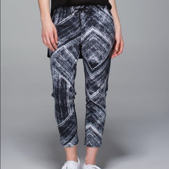 Lululemon Jet Crop