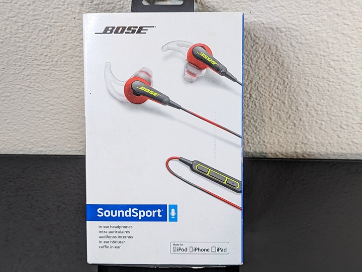 Bose Soundsport In-Ear Headphones in RED - NEW IN OPEN BOX