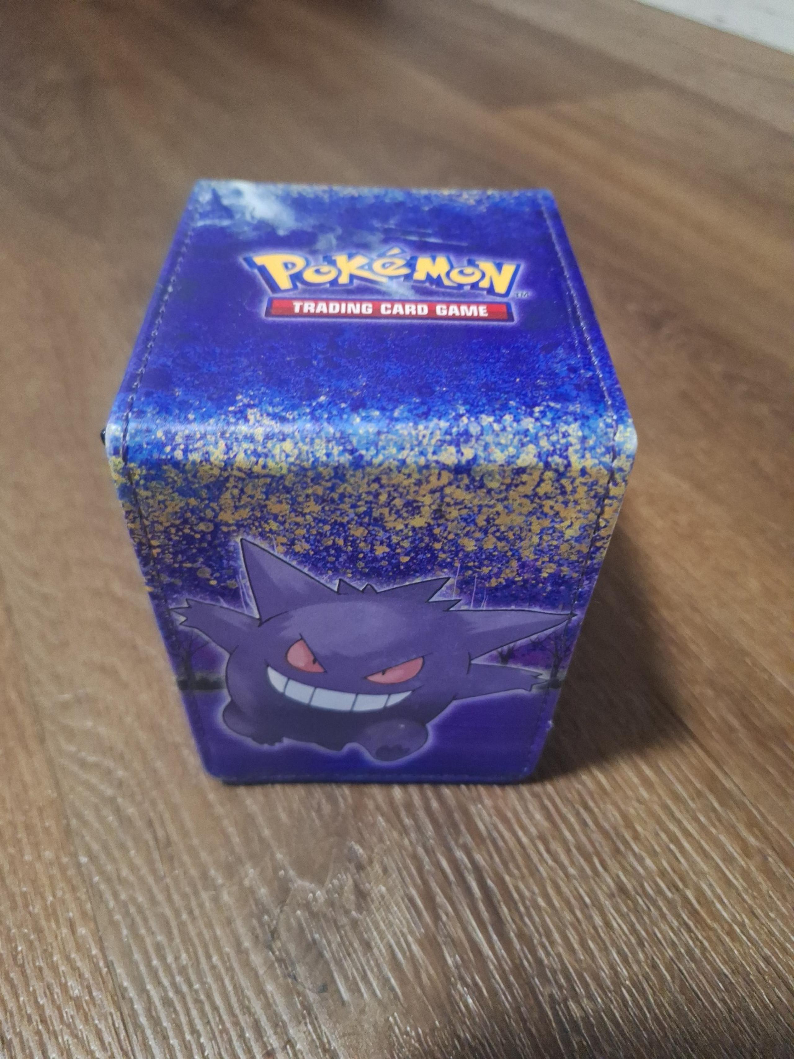 Ultra Pro Pokémon Card Deck Box Gengar  Fits 100 Cards - Strong magnetic closure