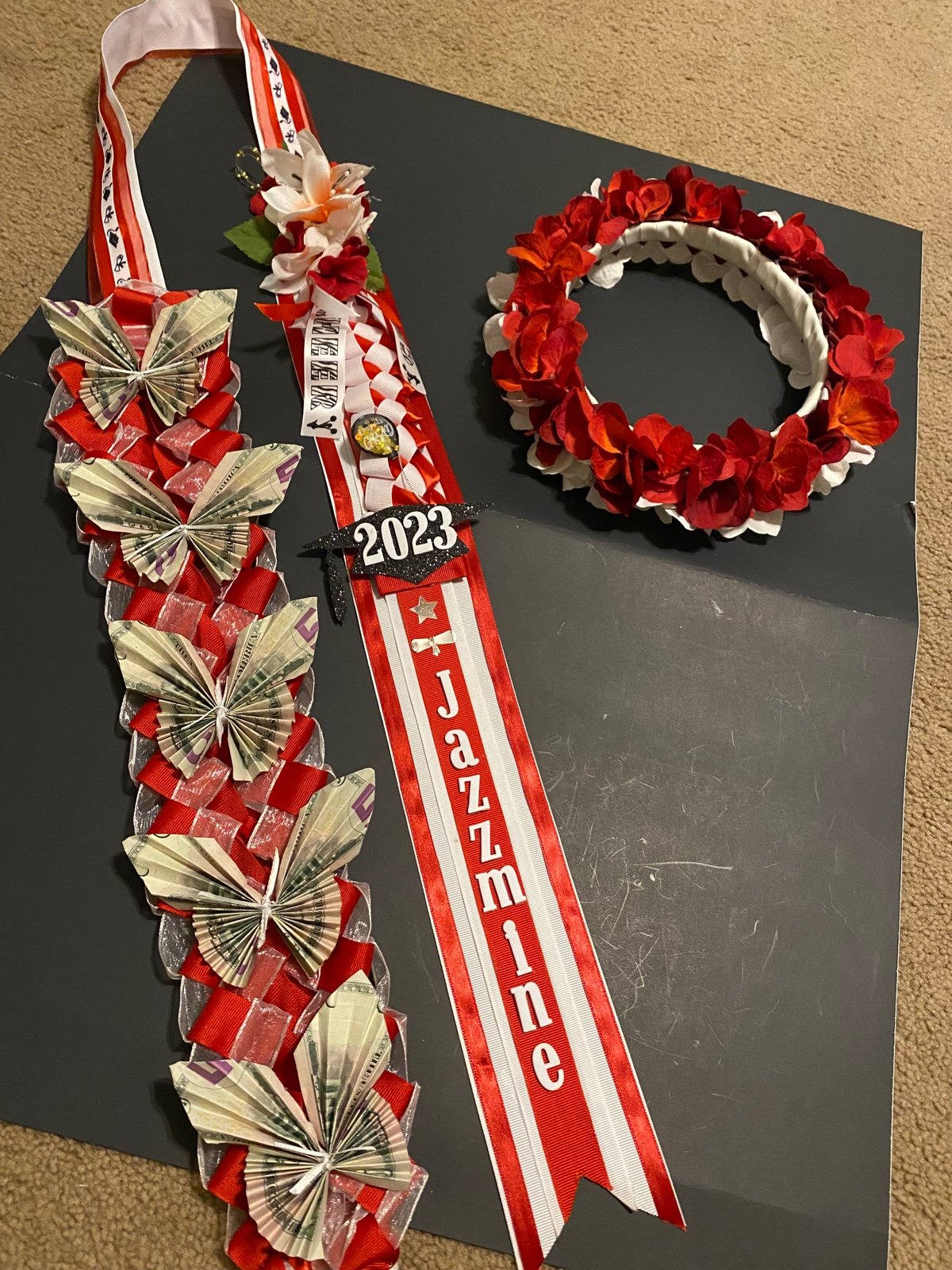 Set of leis and flower heads band (mwarmwar)