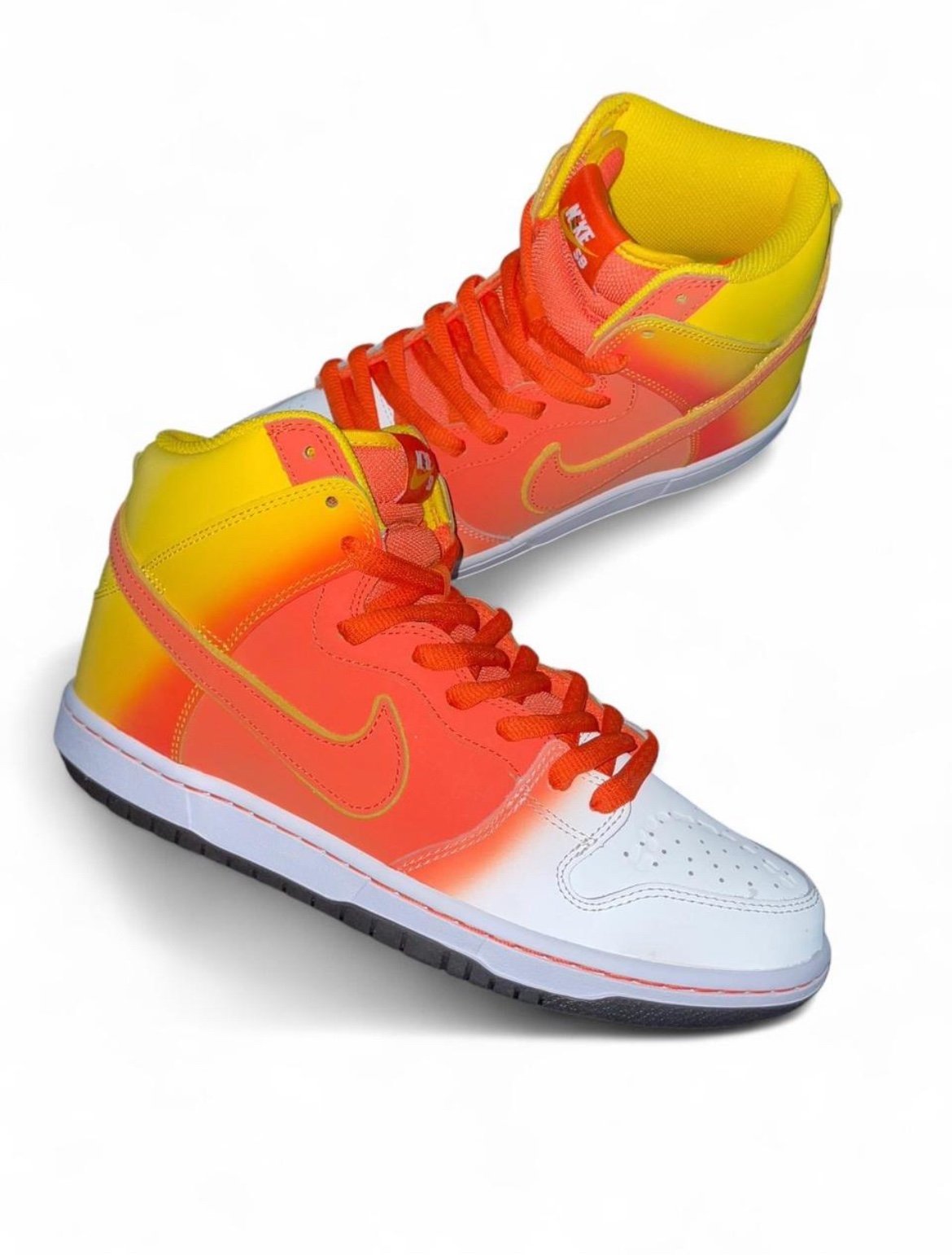 Nike SB Dunk High Sweet Tooth Candy Corn Mens Size 9.5 FN5107-700 New Authentic