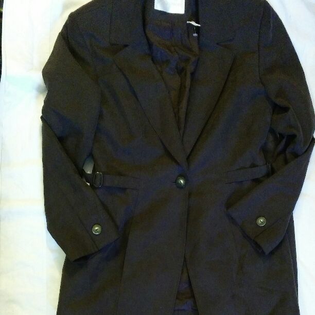 2pcs Dana Bauchman Silk Suit Size 4