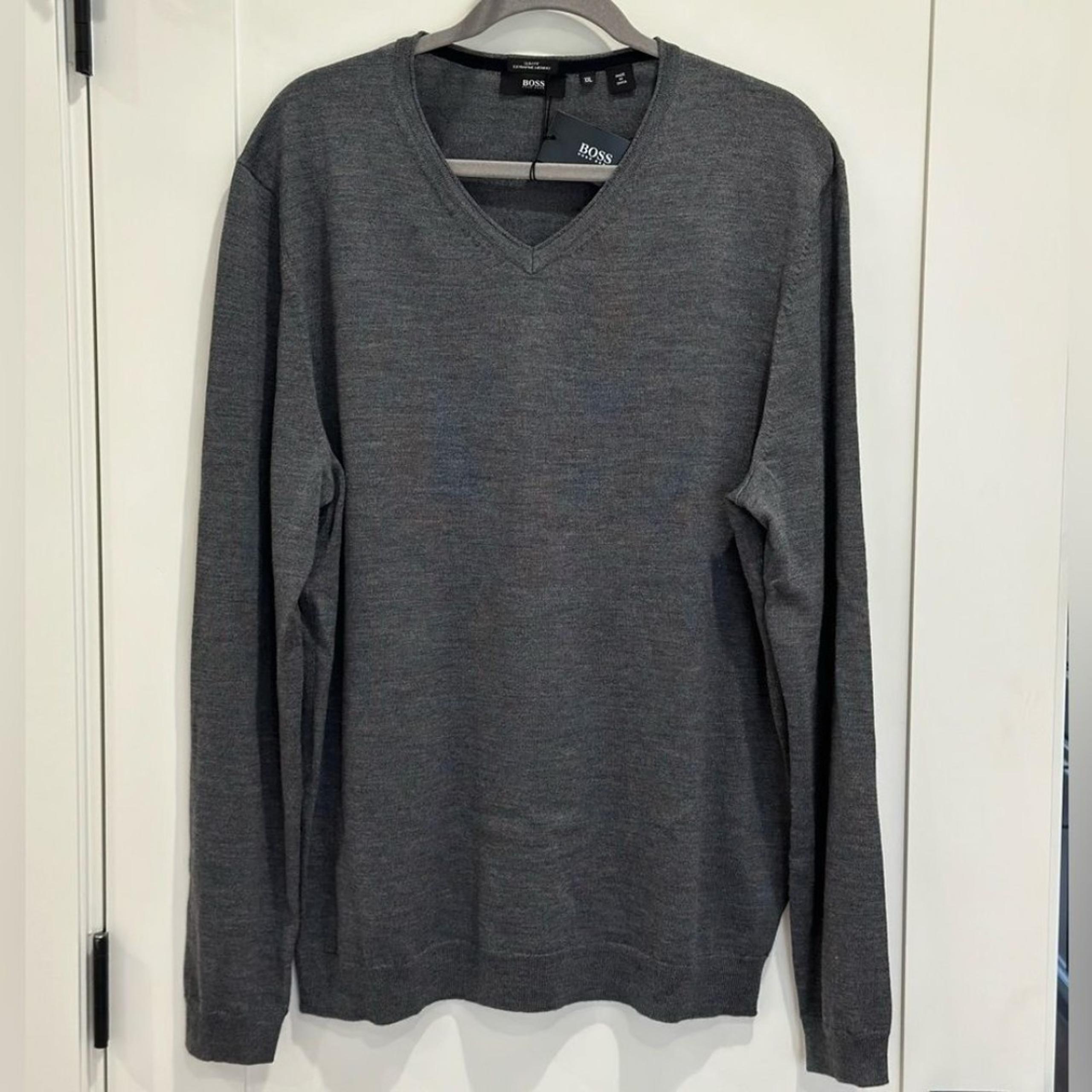 Hugo Boss Men’s Baku-E Extra Fine Merino Wool V-Neck Medium Gray Sweater XXL