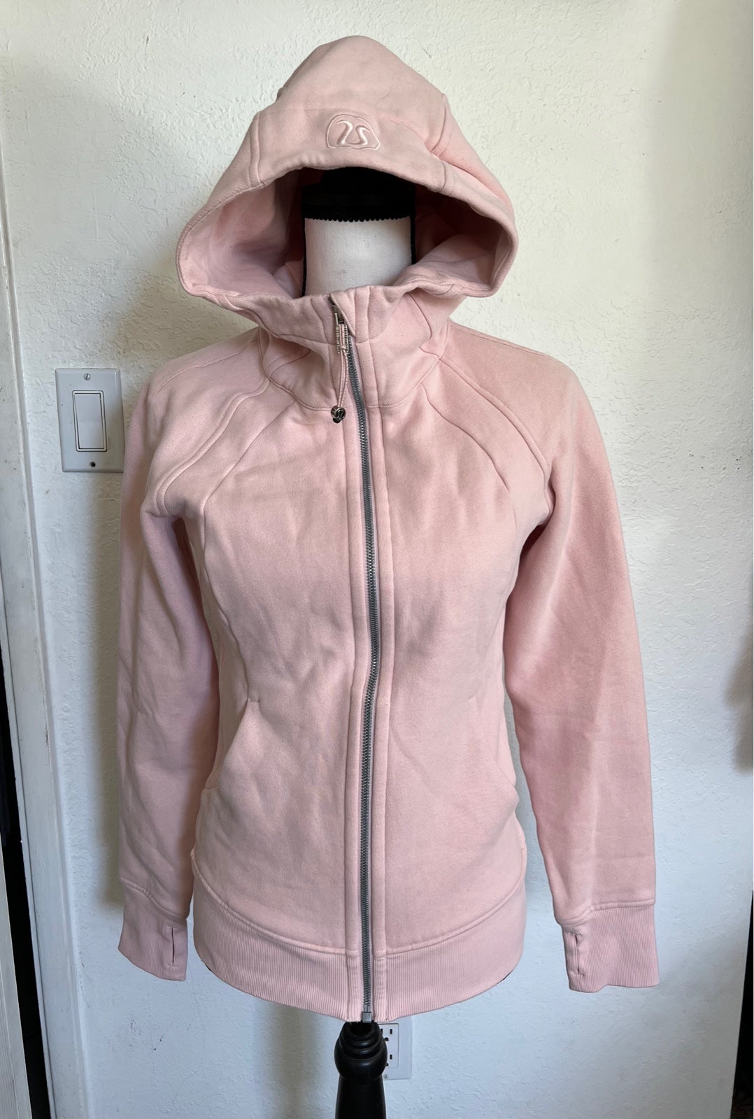 Women LULULEMON Pink Scuba Jacket, size 6