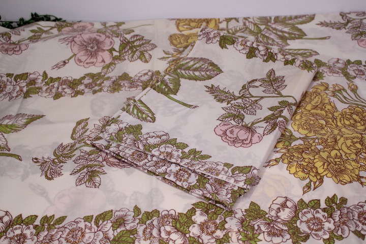 Set of 2 Vintage Fieldcrest Pillowcases Standard Allover Floral Print