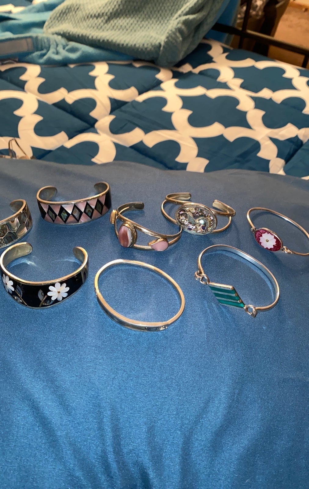 Bracelet lot