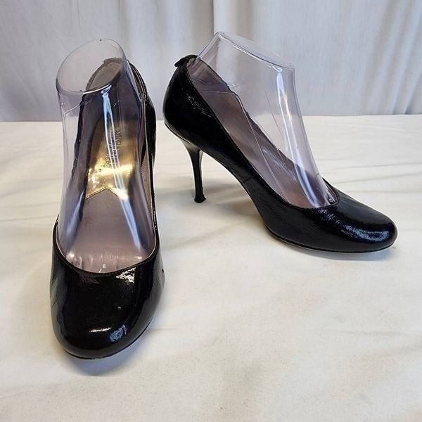 Michael Kors Pressly Pumps Black Leather Patent Size 7.5 Round Toe