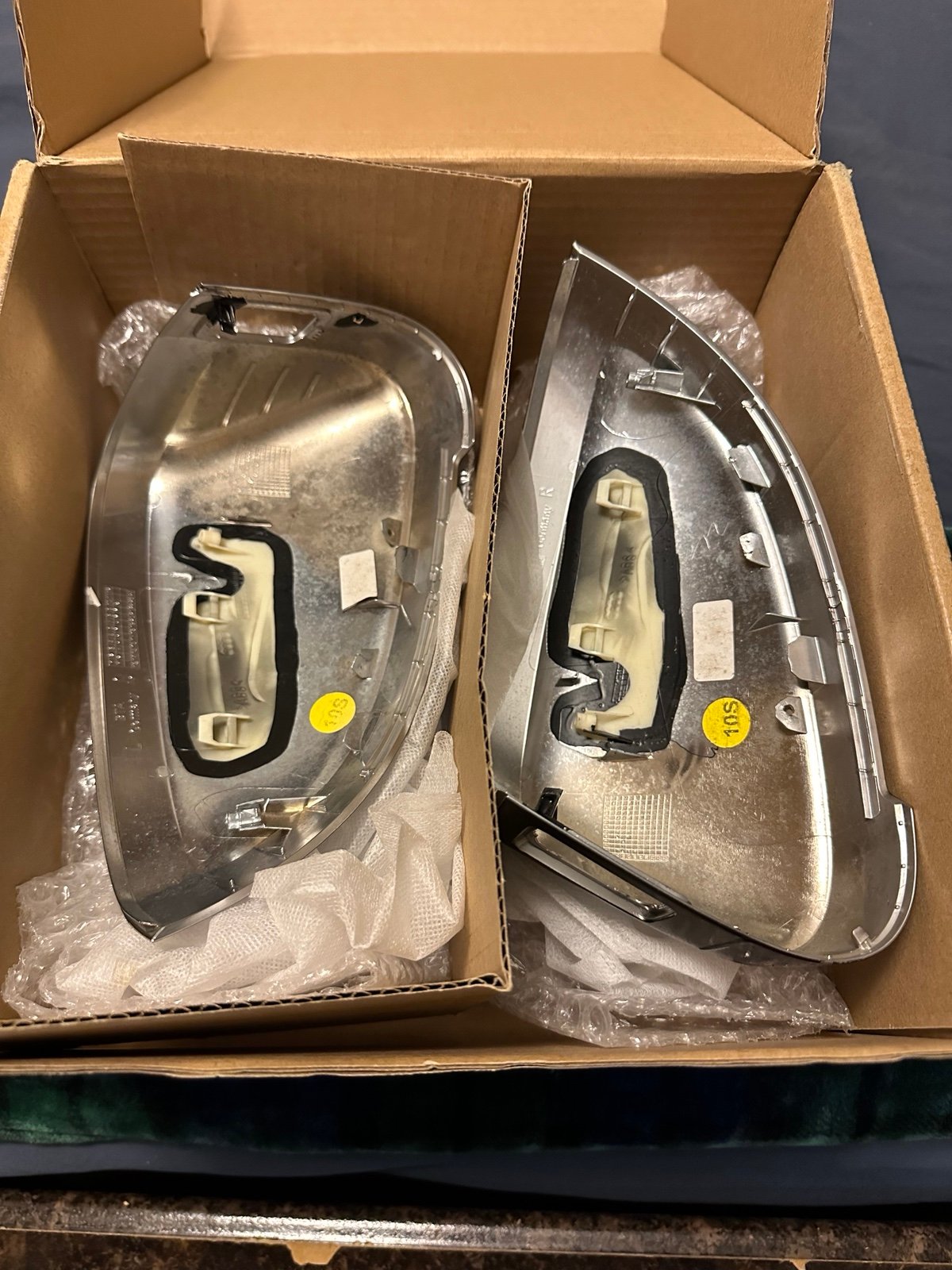 Original OEM 2018 Audi S5, black mirror cap
